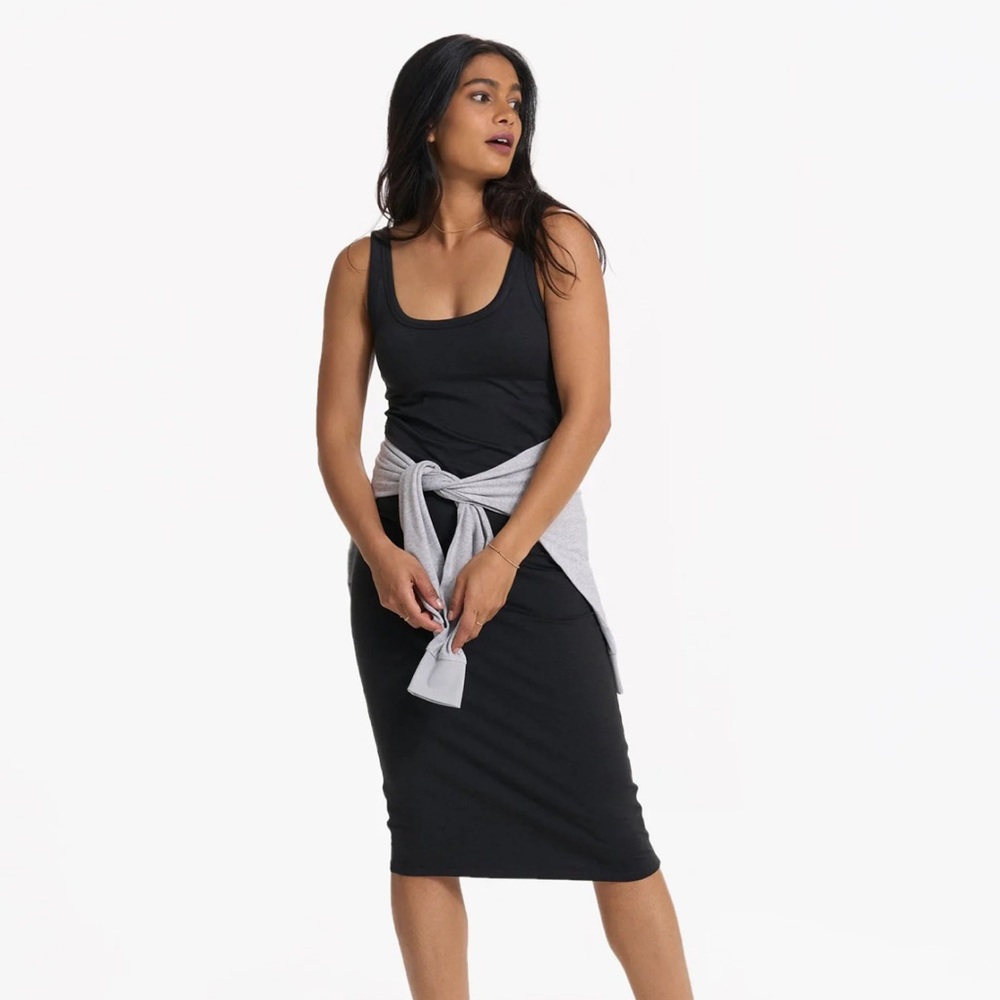 NWT Vuori Halo Essential Dress